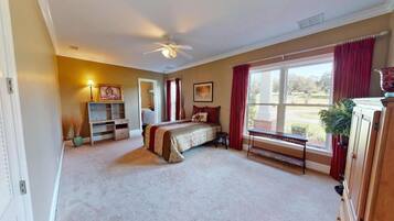 9 makuuhuonetta, työpöytä, Wi-Fi