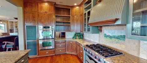 Dining tables, kitchen islands