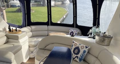 River Thames Relaxation , Entire motor Yacht âïž