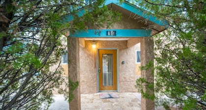 Casa de Colores - Cheerful 1 Bed, Full Bath House