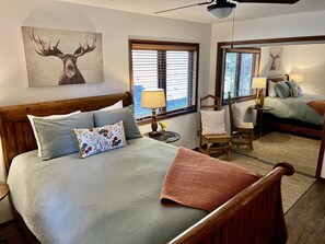 4 bedrooms, desk, free WiFi, bed sheets