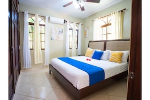 2 bedrooms, in-room safe, iron/ironing board, free WiFi