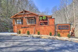 Exterior - The Lodge Nantahala River. Bryson City, North Carolina. Suit #3 (Bryson City)