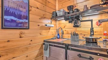 Fridge, microwave, coffee/tea maker, toaster