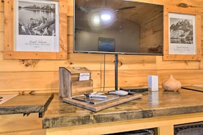 Interior - The Lodge Nantahala River. Bryson city, North Carolina. Suite #6 (Bryson City)