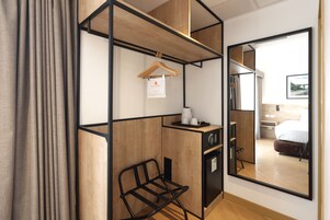 Superior Room, 1 King Bed, Terrace