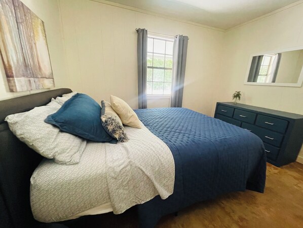 1 chambre, fer et planche à repasser, Wi-Fi, draps fournis