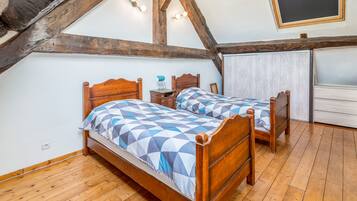 2 dormitorios, tabla de planchar con plancha, wifi y ropa de cama
