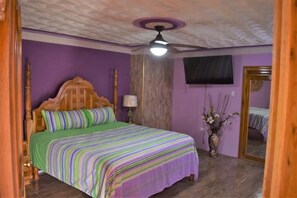 4 bedrooms, iron/ironing board