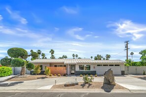 Exterior - Retro Desert Vacation Downtown Palm Springs (Palm Springs)