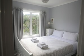 4 Schlafzimmer, Bügeleisen/Bügelbrett, kostenloses WLAN, Bettwäsche