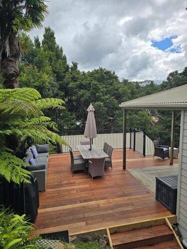 Bush clad oasis in the heart of Paihia