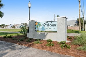 Property grounds - Family-Friendly Home w/ Shared Pool, High-Speed WiFi, Washer/Dryer, & Central AC (Mexico Beach)