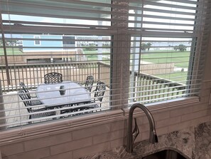 Dining - Pelican Pointe - 3 Bedroom 2 Bath Beach House in Gulfport, MS (Gulfport)