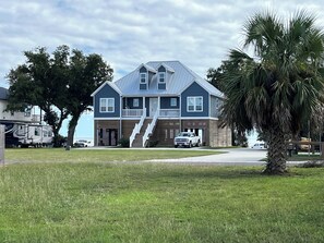 Exterior - Pelican Pointe - 3 Bedroom 2 Bath Beach House in Gulfport, MS (Gulfport)
