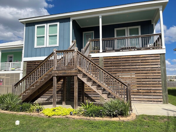 Exterior - Pelican Pointe - 3 Bedroom 2 Bath Beach House in Gulfport, MS (Gulfport)