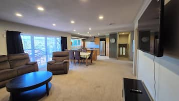 Smart TV, fireplace, computer monitors