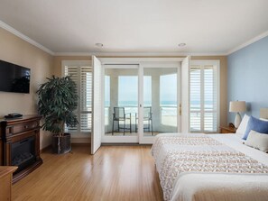 4 camere, una scrivania, ferro/asse da stiro, culla da viaggio