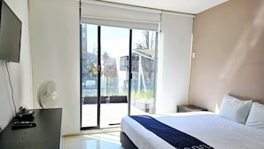 Grand Suite | Blendingsgardiner, strykejern/-brett, wi-fi (inkludert) og sengetøy