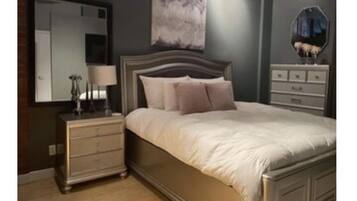 1 bedroom, desk, WiFi, bed sheets