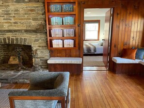 2 室のベッドルーム、アイロン / アイロン台、WiFi (無料)、ベッドシーツ