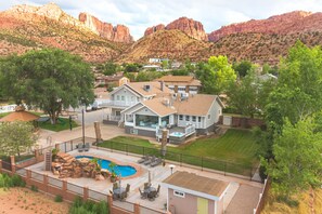 Exterior - Sunset Cove at Zion Canyon ☼ 6BR 6BA Pool w/ Waterfall, Hot Tub, Sauna, Gym (Hildale)