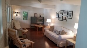 Smart TV, fireplace, DVD player, books