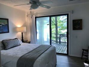 3 bedrooms, desk, travel crib, free WiFi