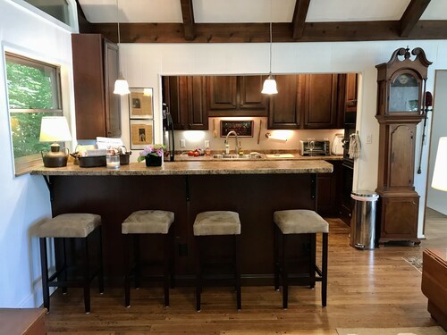 "Last Resort" on Norris Lake, 3BR, 3BA, Andersonville, TN Home
