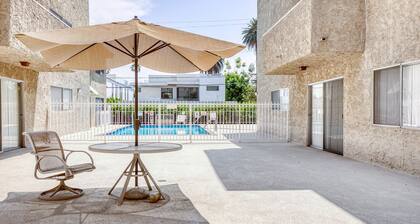 Bright Fairfax 2BR w/ Pool, near WF + TJ, Melrose shopping, by Blueground