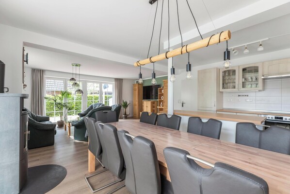 Dining - House Sommerwind iii near the North Sea with Fireplace, Wi-Fi, Garden, Terrace & BBQ (Tating)