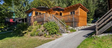 المنشأة من الخارج