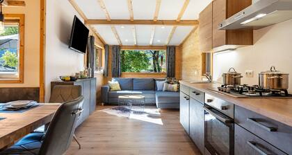 Chalet zum Hirsch au camping Aufenfeld avec vue montagne