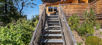 Chalet zum Hirsch at Aufenfeld Campsite with Mountain View