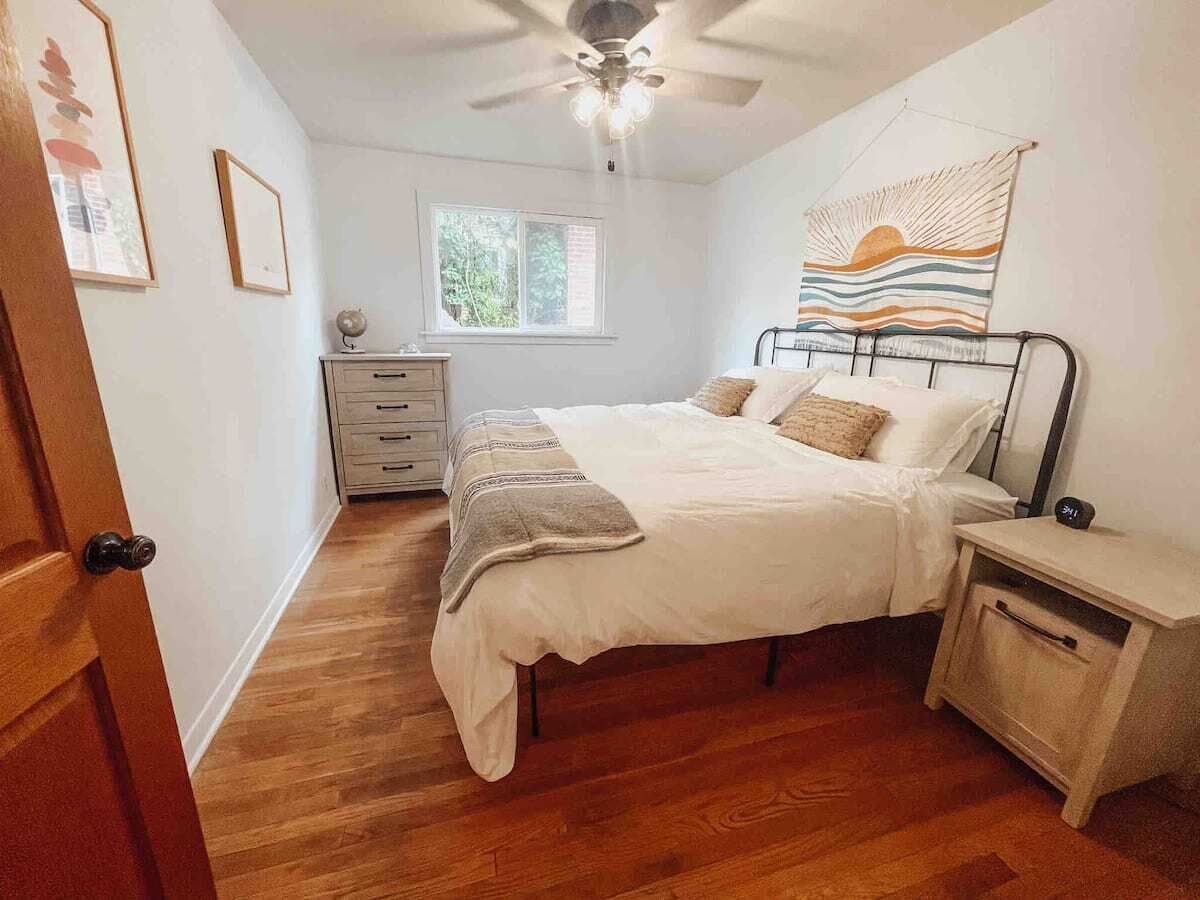 2 bedrooms, desk, iron/ironing board, free WiFi