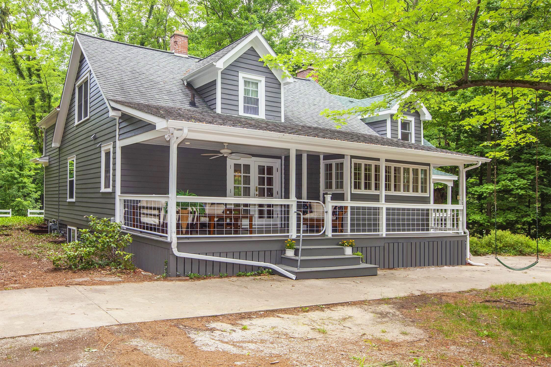 Spacious 3-story home near Warren Dunes great for families. Pet Friendly!