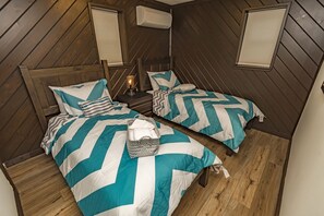 5 habitaciones, tabla de planchar con plancha y wifi gratis