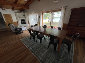Dining - Peaceful Lakefront Home for Rent on Side Lake chain of lakes! (Side Lake)