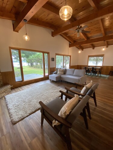 Peaceful Lakefront Home for Rent on Side Lake chain of lakes!