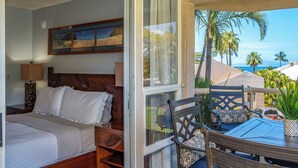 Room - Maui Banyan G202 - King Bed, Ocean View, Across from Kamaole Beach (Kihei)