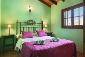 1 slaapkamer, een strijkplank/strijkijzer, gratis wifi, beddengoed