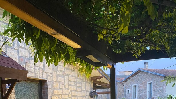 Casa, 2 quartos, sacada | Jardim