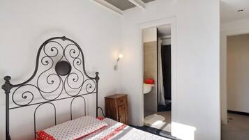 2 chambres, fer et planche Ă repasser, Wi-Fi gratuit, draps fournis