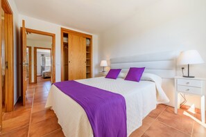 4 chambres, fer et planche à repasser, Wi-Fi gratuit, draps fournis