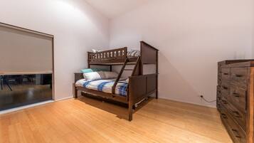 3 bedrooms, iron/ironing board
