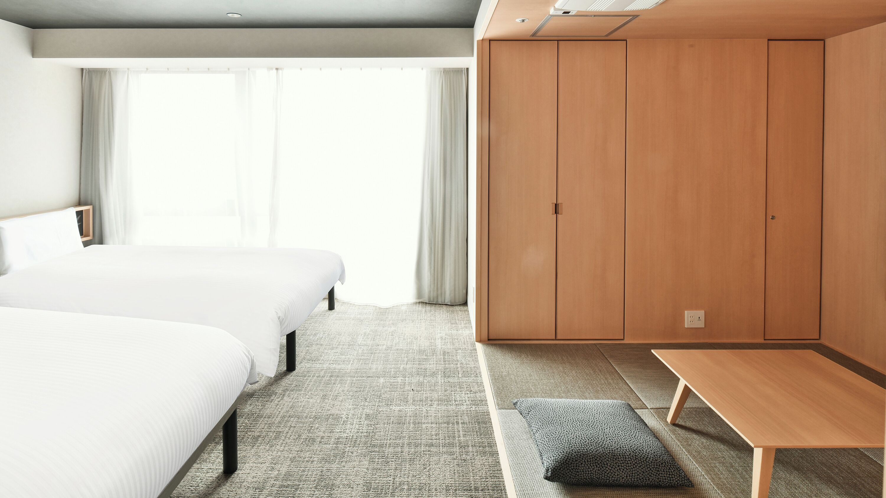 Deluxe Room For 2 guests, Non Smoking | Down duvets, desk, blackout curtains, free WiFi