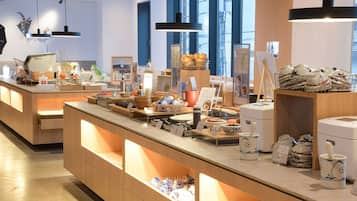 Tägliches Frühstücksbuffet (1500 JPY pro Person)