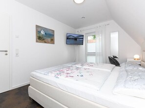 3 Schlafzimmer, Reisekinderbett, WLAN