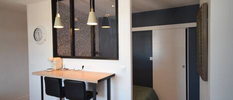 1 makuuhuone, vauvan matkasänky, ilmainen Wi-Fi, vuodevaatteet