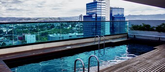 JF Luxury Modern one bedroom Apartment